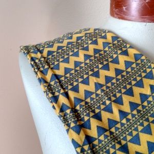 TC NWOT Navy and Golden Yellow NWOT leggings